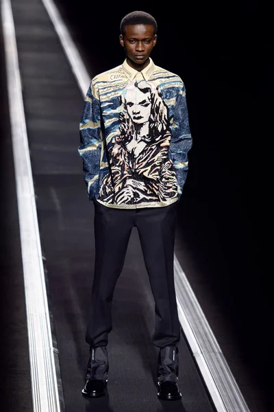 Look 49